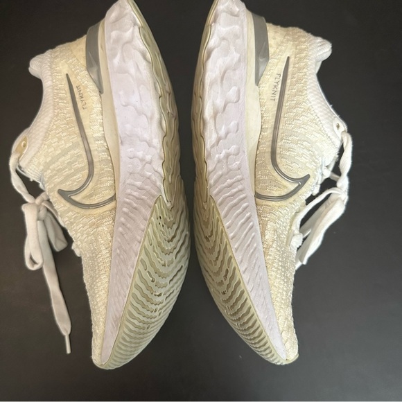 Nike Women's React Infinity Run Flyknit 3 White/Silver Running Shoes 8 Sneakers - Picture 9 of 11